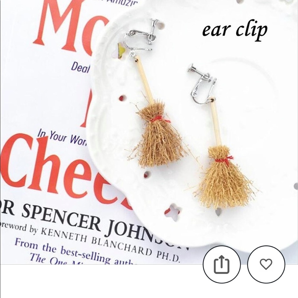 🎃 NWT NOVELTY BROOM EARRINGS - Picture 4 of 5